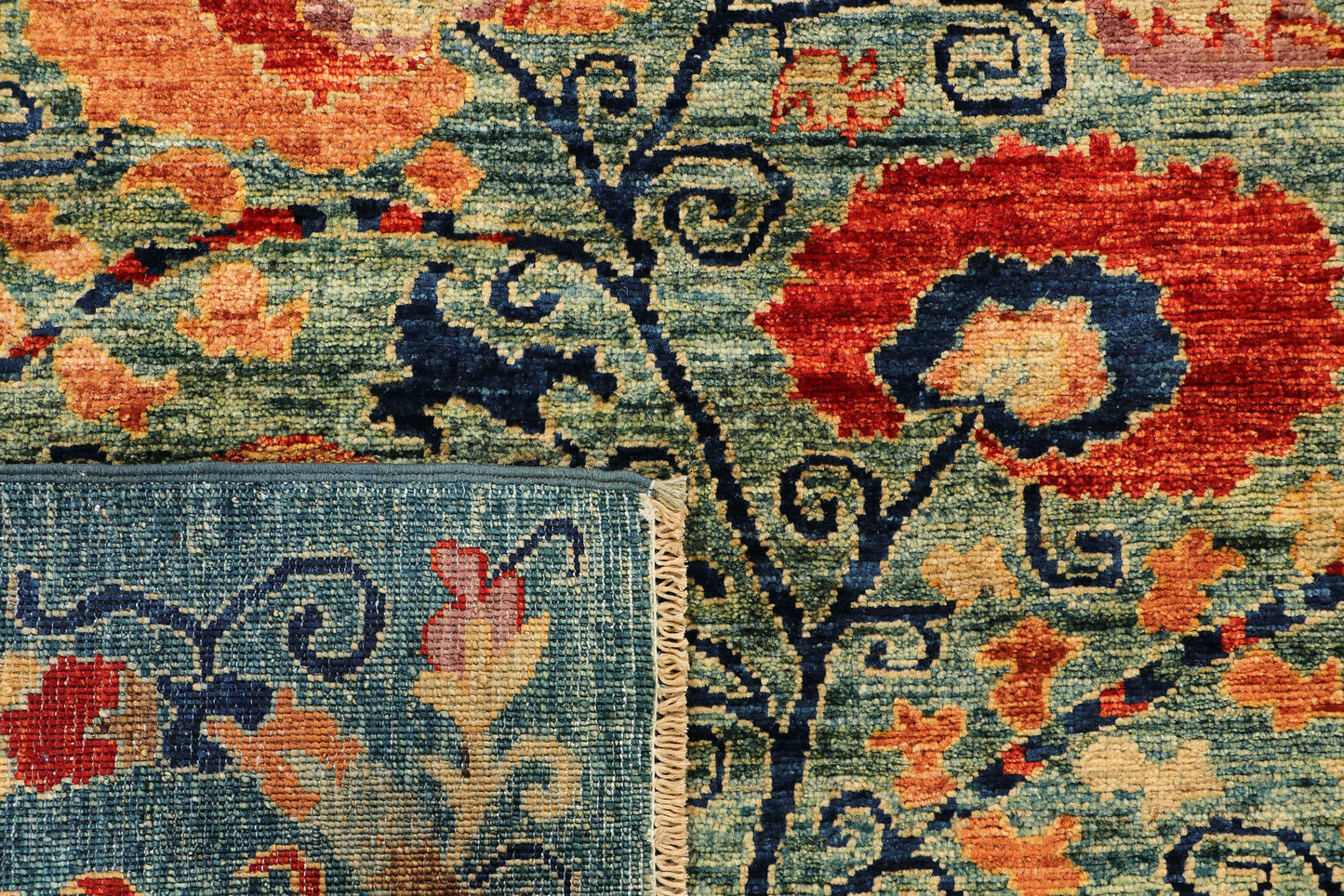 SUZANI HANDMADE WOOL AREA RUG   8’ X 10’