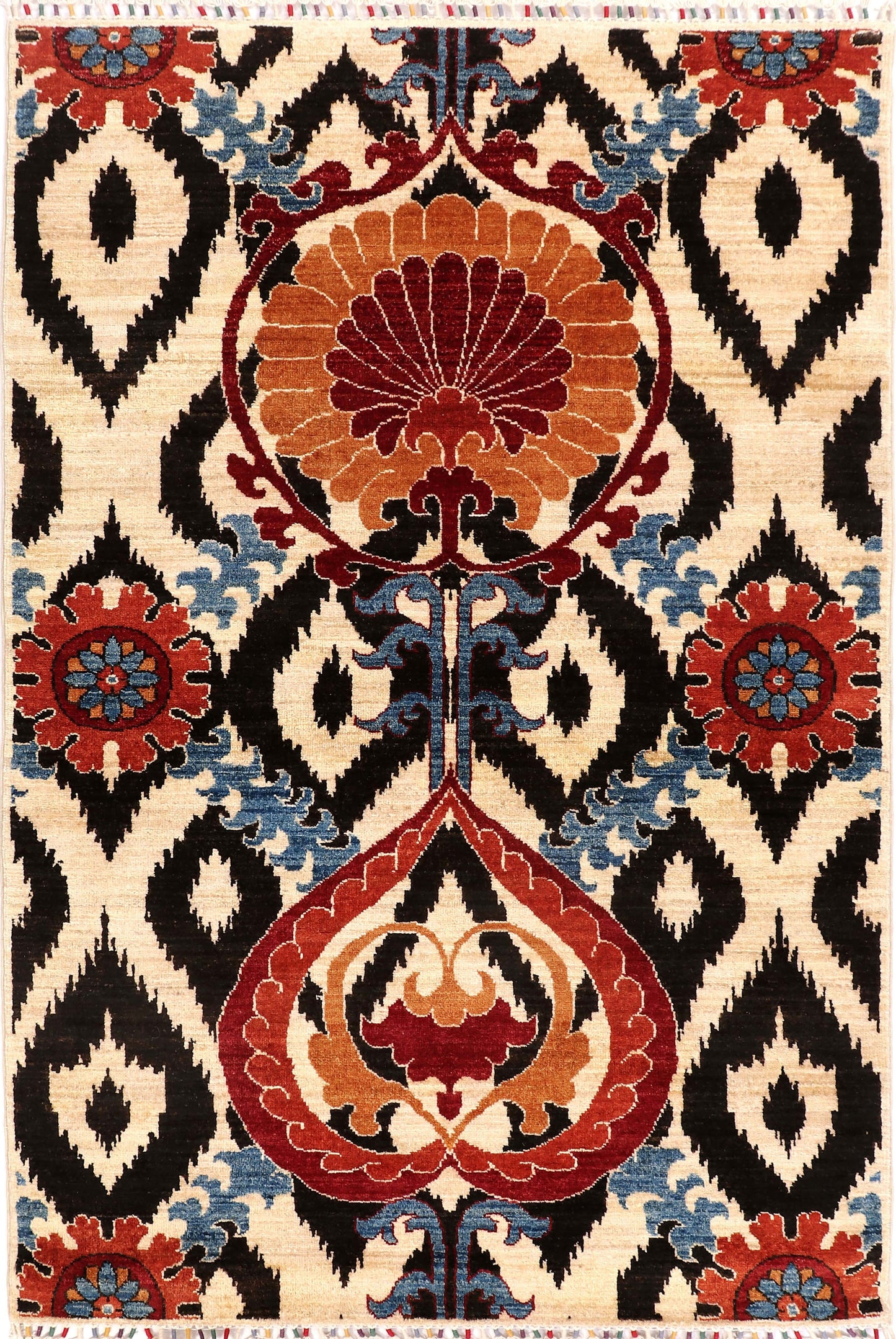 IKAT CLASSIC HANDMADE WOOL AREA RUG   4’ X 6’